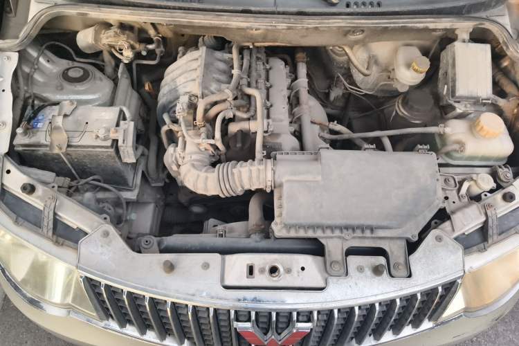 Used Wuling Hongguang 2014 1.2L Standard Model China IV Engine Bay