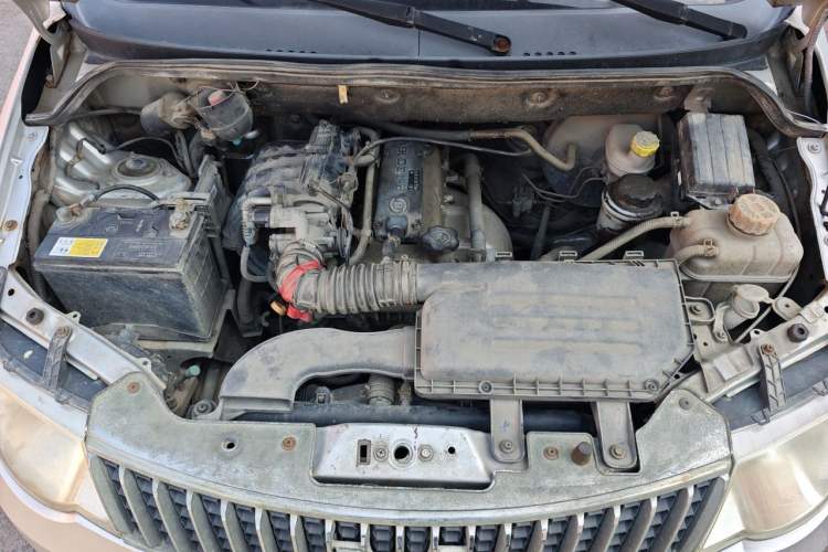 Used Wuling Hongguang 2014 1.2L Standard Model China IV Engine Bay
