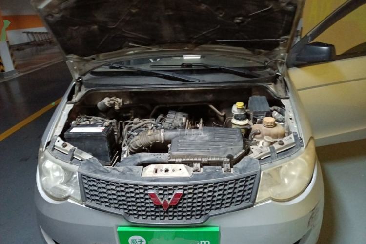 Used Wuling Hongguang 2014 1.5L Base Version Engine Bay