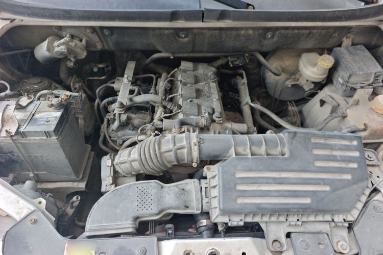 Used Wuling Hongguang 2014 1.5L S Luxury Model Engine Bay