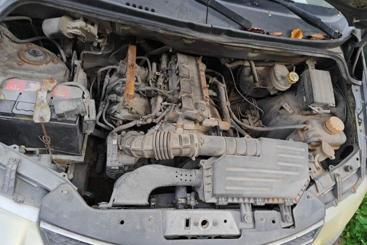 Used Wuling Hongguang 2014 1.5L S Luxury Model Engine Bay