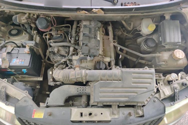 Used Wuling Hongguang 2014 1.5L Base Version Engine Bay