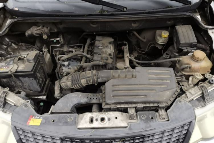 Used Wuling Hongguang 2014 1.5L Base Version Engine Bay