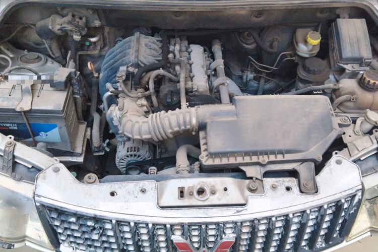 Used Wuling Hongguang 2014 1.2L Standard Model China IV Engine Bay