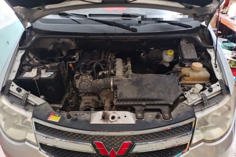 Used Wuling Hongguang 2014 1.2L S Comfort Model China IV Engine Bay
