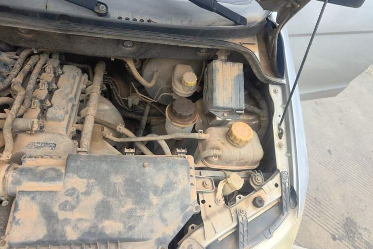 Used Wuling Hongguang 2014 1.2L Base Model China IV Engine Bay Left