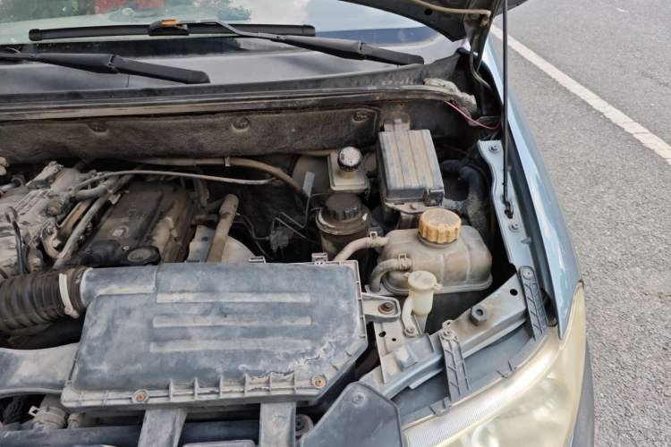 Used Wuling Hongguang 2014 1.2L Base Model China IV Engine Bay Left