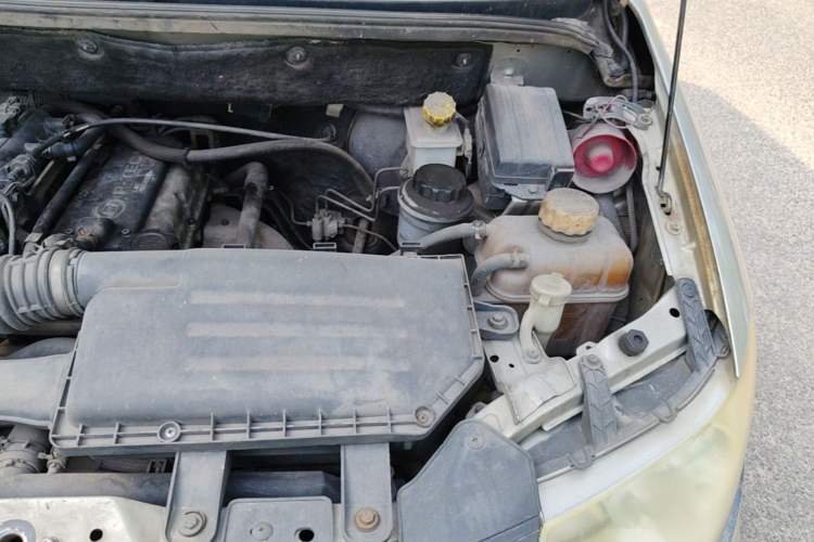 Used Wuling Hongguang 2014 1.2L Base Model China IV Engine Bay Left