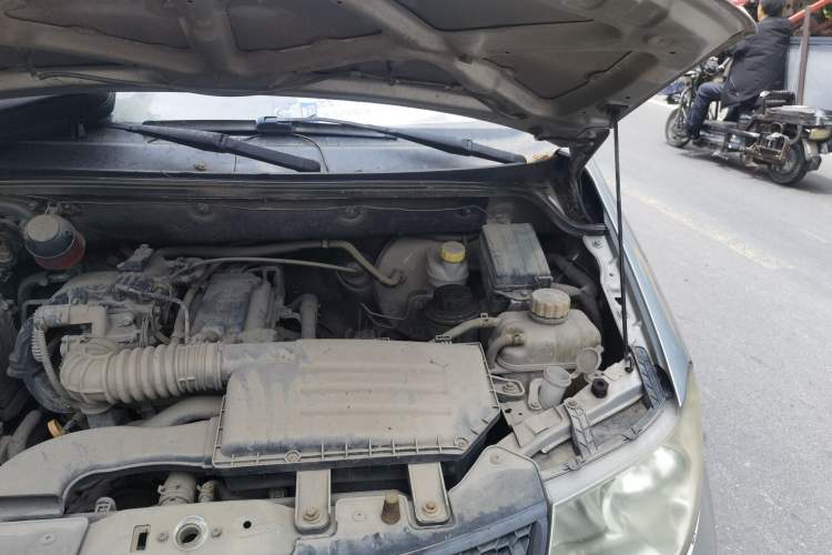 Used Wuling Hongguang 2014 1.2L Base Model China IV Engine Bay Left