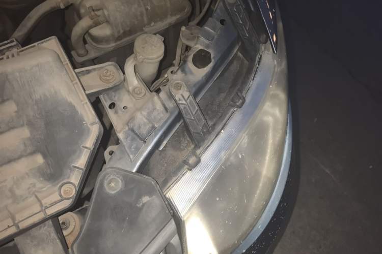 Used Wuling Hongguang 2014 1.2L Base Model China IV Engine Bay Left