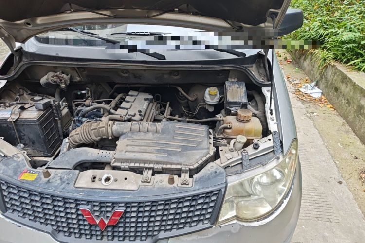 Used Wuling Hongguang 2014 1.5L Base Version Engine Bay Left