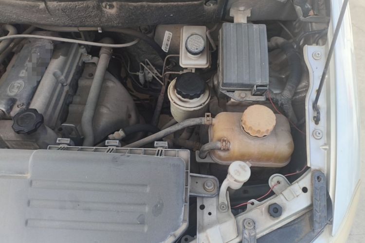 Used Wuling Hongguang 2014 1.2L Base Model China IV Engine Bay Left