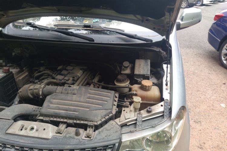 Used Wuling Hongguang 2014 1.5L Base Version Engine Bay Left