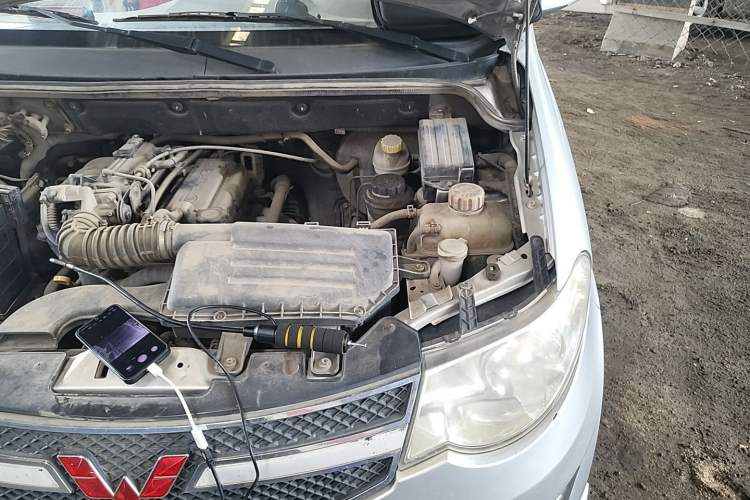 Used Wuling Hongguang 2014 1.2L S Comfort Model China IV Engine Bay Left