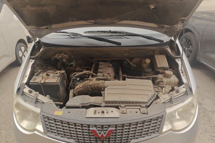Used Wuling Hongguang 2014 1.5L Base Version Engine Bay