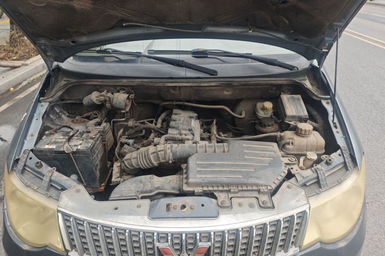 Used Wuling Hongguang 2014 1.5L Base Version Engine Bay
