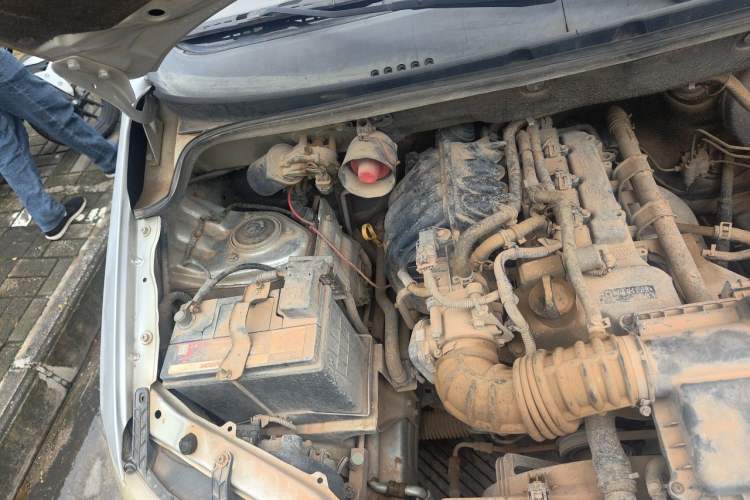 Used Wuling Hongguang 2014 1.2L Base Model China IV Engine Bay Right