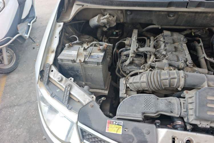 Used Wuling Hongguang 2014 1.5L S Luxury Model Engine Bay Right