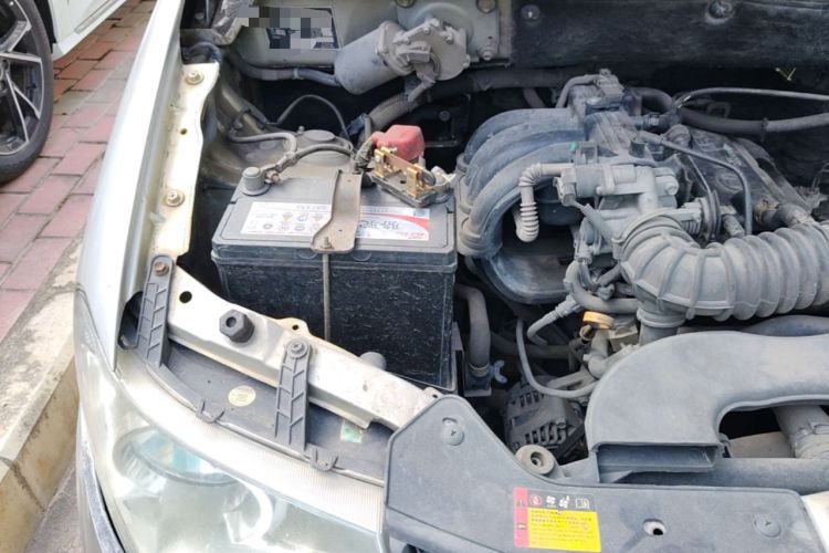 Used Wuling Hongguang 2014 1.2L Base Model China IV Engine Bay Right