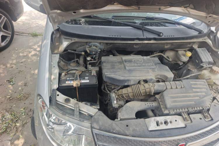 Used Wuling Hongguang 2014 1.5L S Luxury Model Engine Bay Right