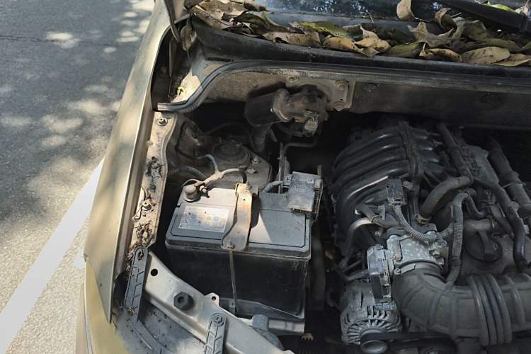 Used Wuling Hongguang 2014 1.2L Base Model China IV Engine Bay Right