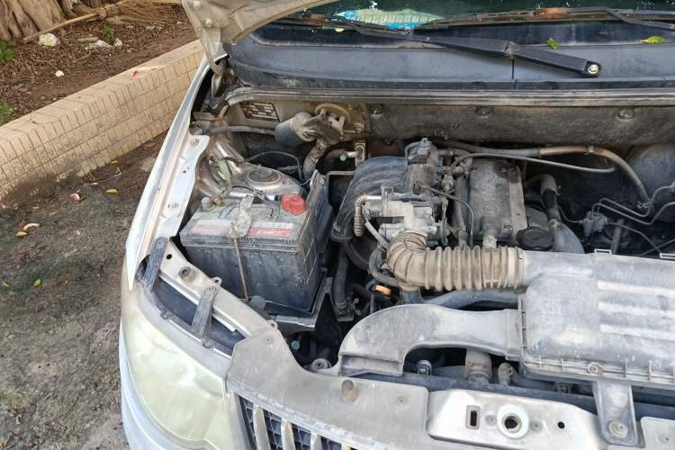 Used Wuling Hongguang 2014 1.2L Base Model China IV Engine Bay Right