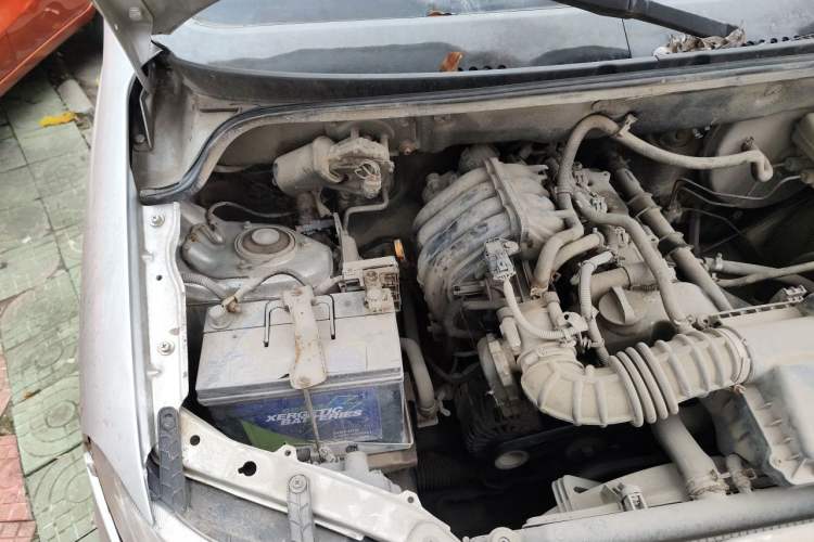 Used Wuling Hongguang 2014 1.2L Base Model China IV Engine Bay Right