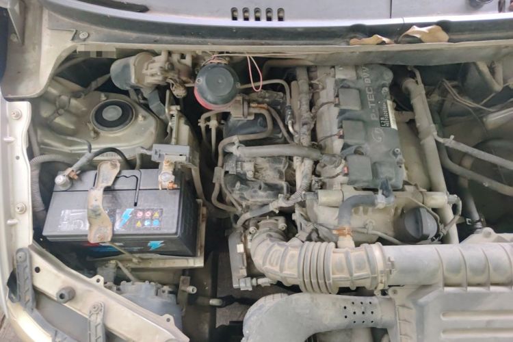 Used Wuling Hongguang 2014 1.5L Base Version Engine Bay Right