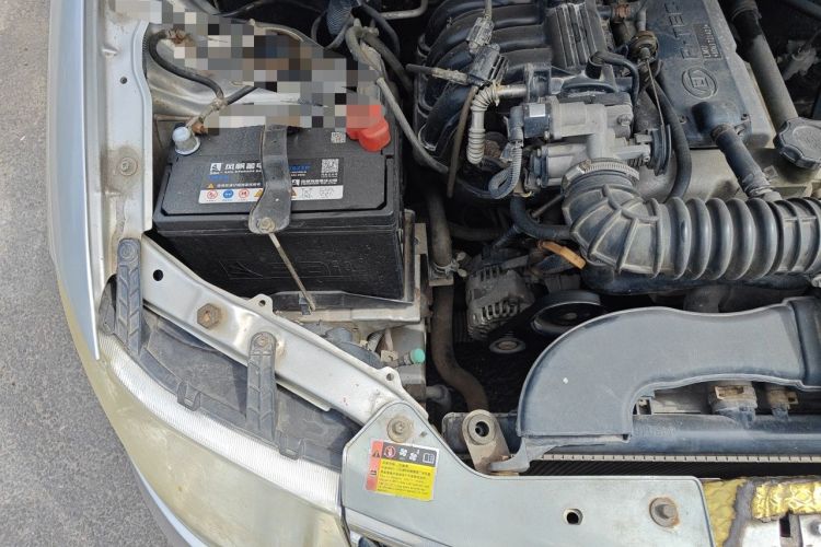 Used Wuling Hongguang 2014 1.2L Standard Model China IV Engine Bay Right