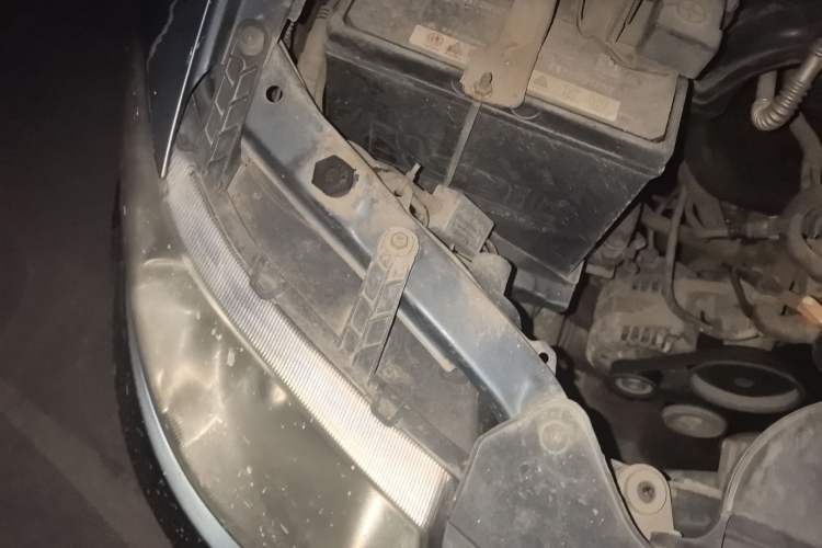 Used Wuling Hongguang 2014 1.2L Base Model China IV Engine Bay Right