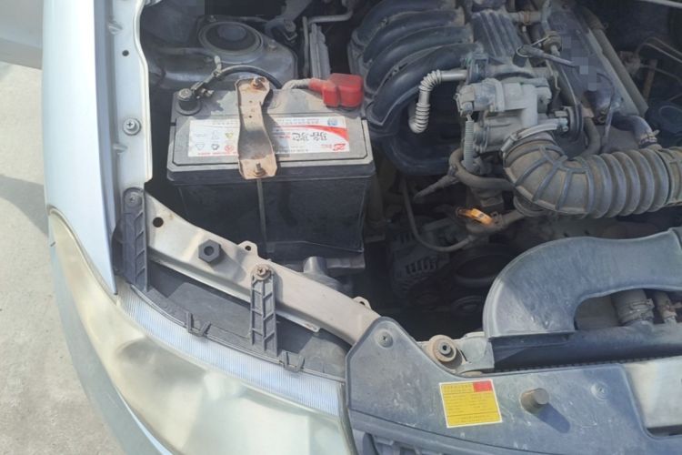 Used Wuling Hongguang 2014 1.2L Base Model China IV Engine Bay Right