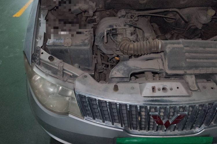 Used Wuling Hongguang 2014 1.2L Standard Model China IV Engine Bay Right