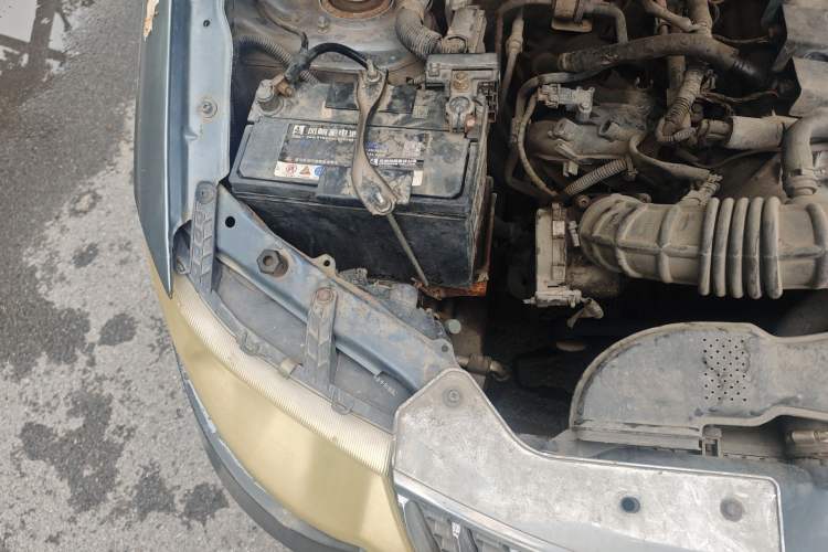 Used Wuling Hongguang 2014 1.5L Base Version Engine Bay Right