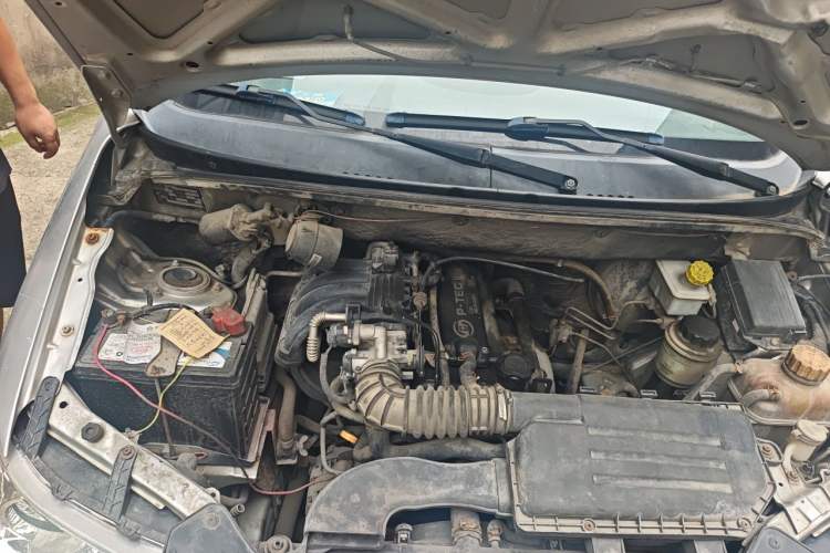 Used Wuling Hongguang 2014 1.2L Base Model China IV Engine Bay Right