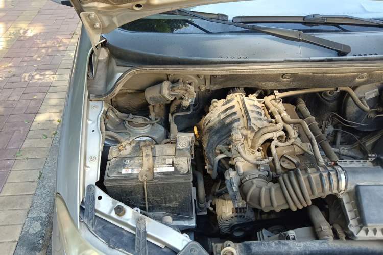 Used Wuling Hongguang 2014 1.2L S Standard Version China IV Standard Engine Bay Right