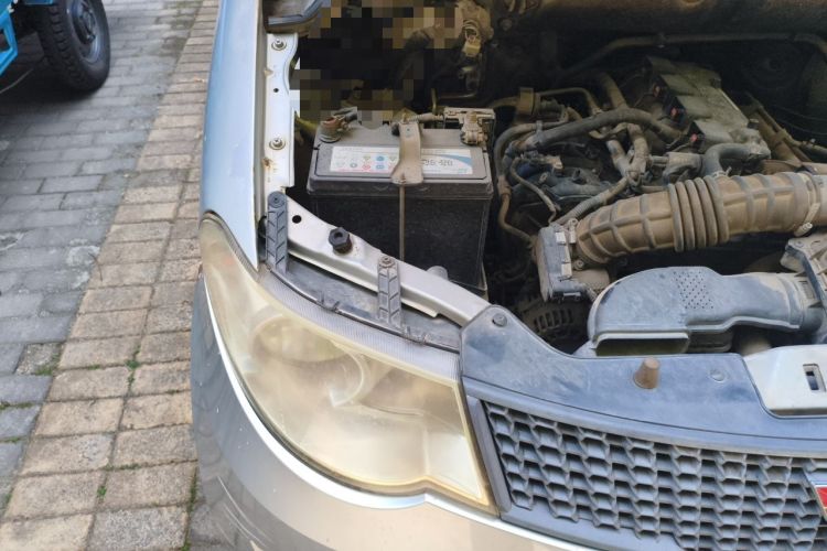Used Wuling Hongguang 2014 1.5L Base Version Engine Bay Right