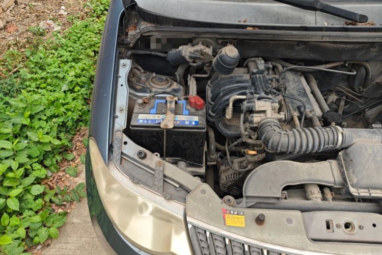 Used Wuling Hongguang 2014 1.2L Base Model China IV Engine Bay Right
