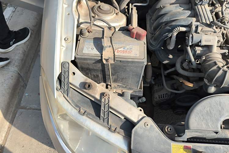 Used Wuling Hongguang 2014 1.2L Base Model China IV Engine Bay Right