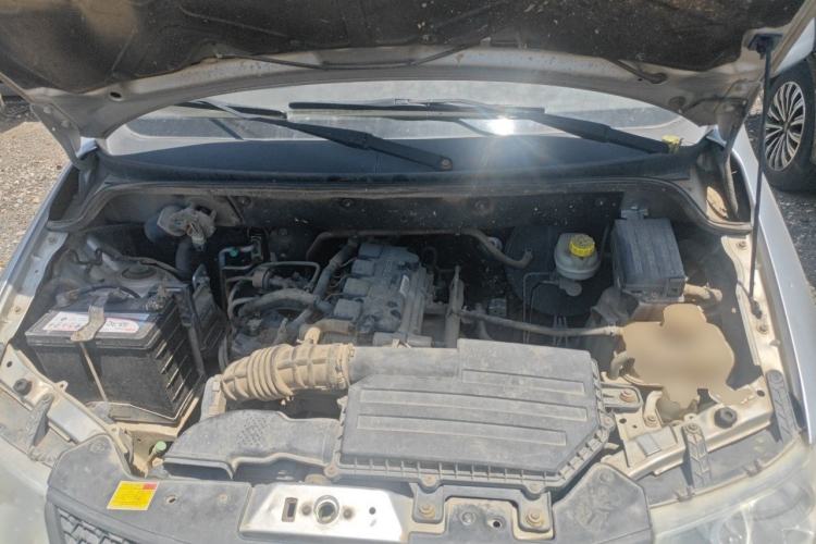 Used Wuling Hongguang 2014 1.5L Standard Version Engine Bay