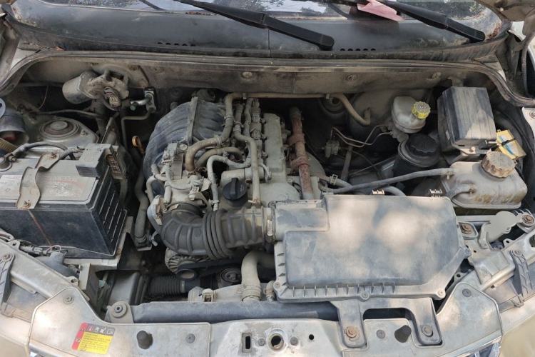 Used Wuling Hongguang 2014 1.2L Standard Model China IV Engine Bay