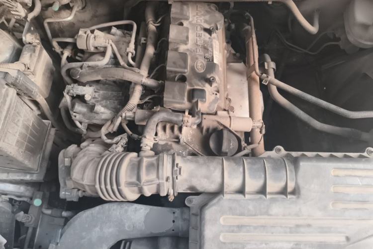 Used Wuling Hongguang 2014 1.5L Base Version Engine Bay