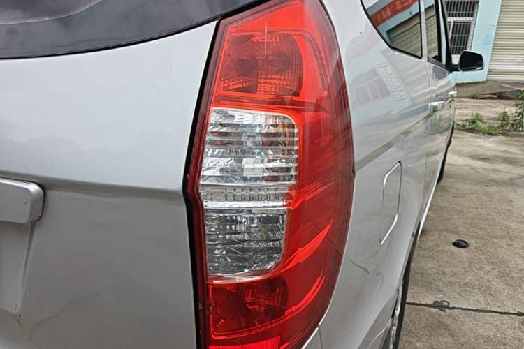 Used Wuling Hongguang 2014 1.5L S Standard Version Exterior 3