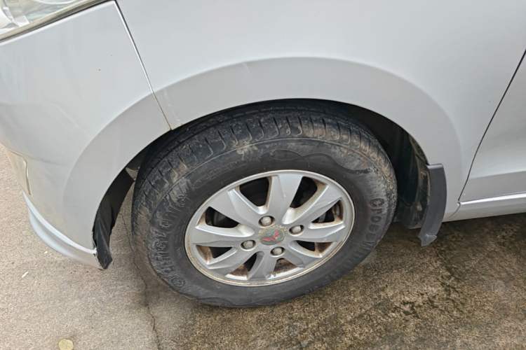 Used Wuling Hongguang 2014 1.5L S Standard Version Exterior 4