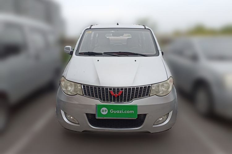 Used Wuling Hongguang 2014 1.5L Standard Version Front