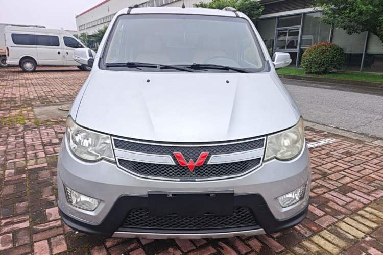 Used Wuling Hongguang 2014 1.5L S Luxury Model Front