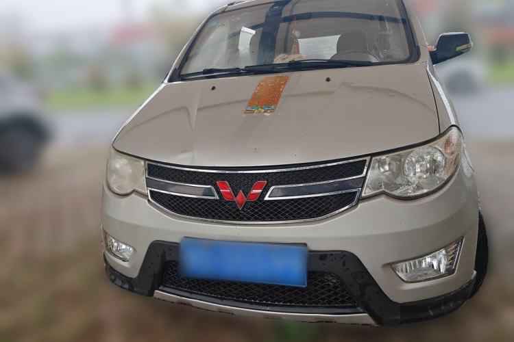 Used Wuling Hongguang 2014 1.2L S Comfort Model China IV Front