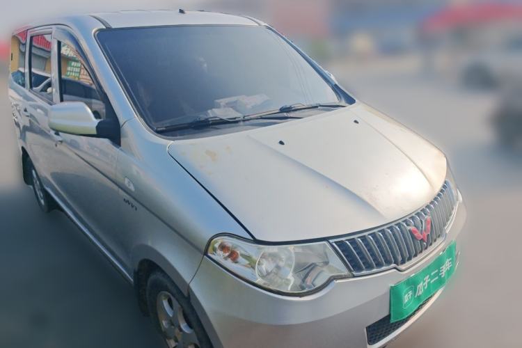 Used Wuling Hongguang 2014 1.5L Standard Version Front Right 45 Deg