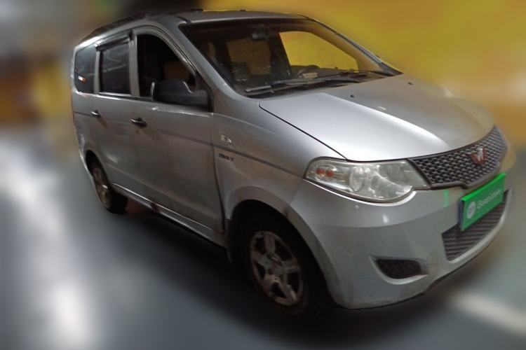 Used Wuling Hongguang 2014 1.5L Base Version Front Right 45 Deg