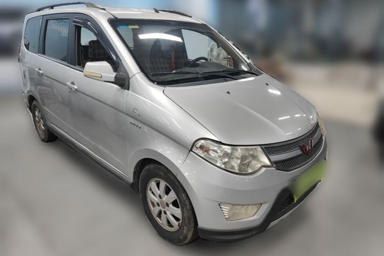 Used Wuling Hongguang 2014 1.5L S Comfort Model Front Right 45 Deg