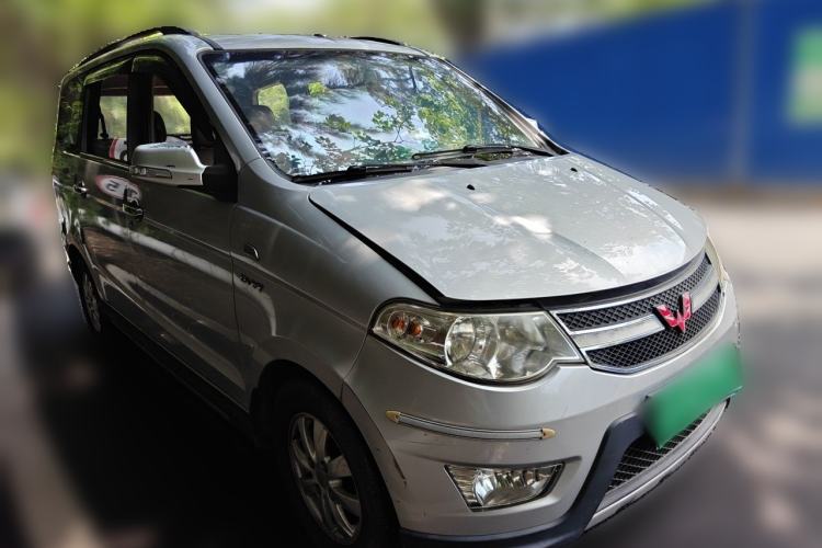 Used Wuling Hongguang 2014 1.5L S Comfort Model Front Right 45 Deg